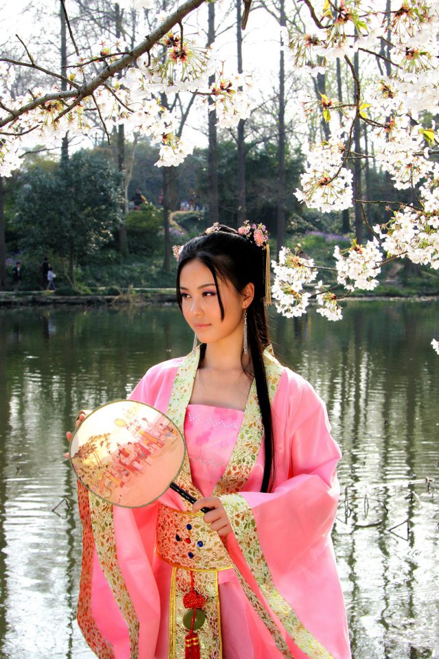 Classical Chinese girl Android wallpaper