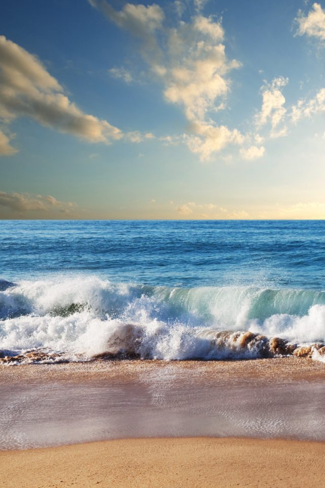 Beach waves Android wallpaper