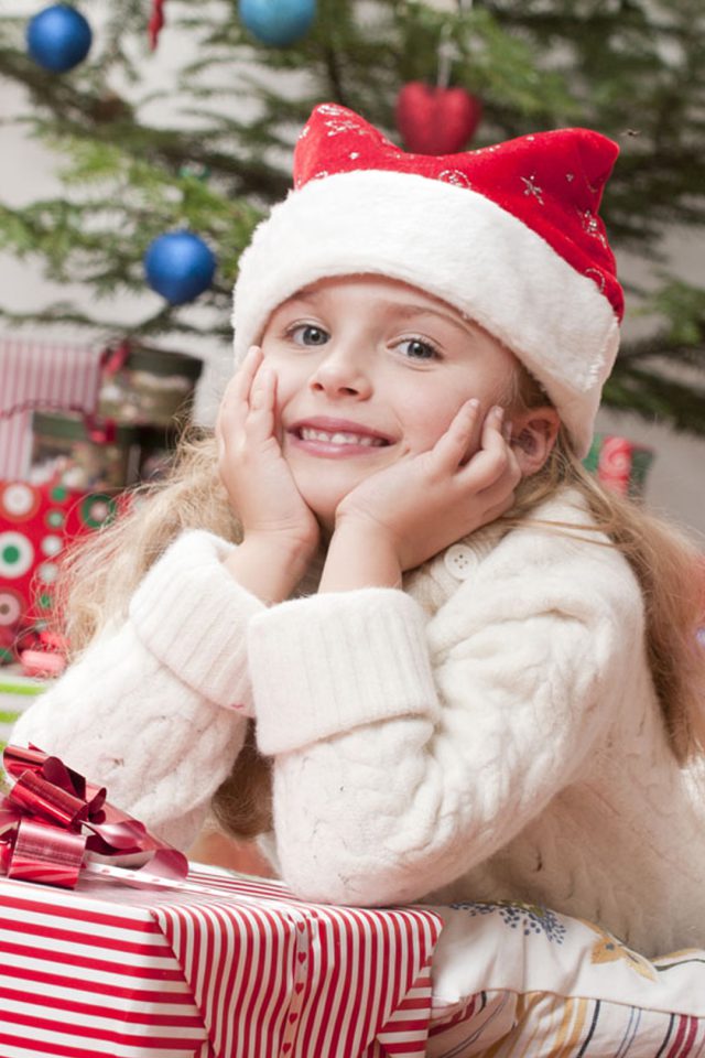 Happy Girl Christmas Android wallpaper