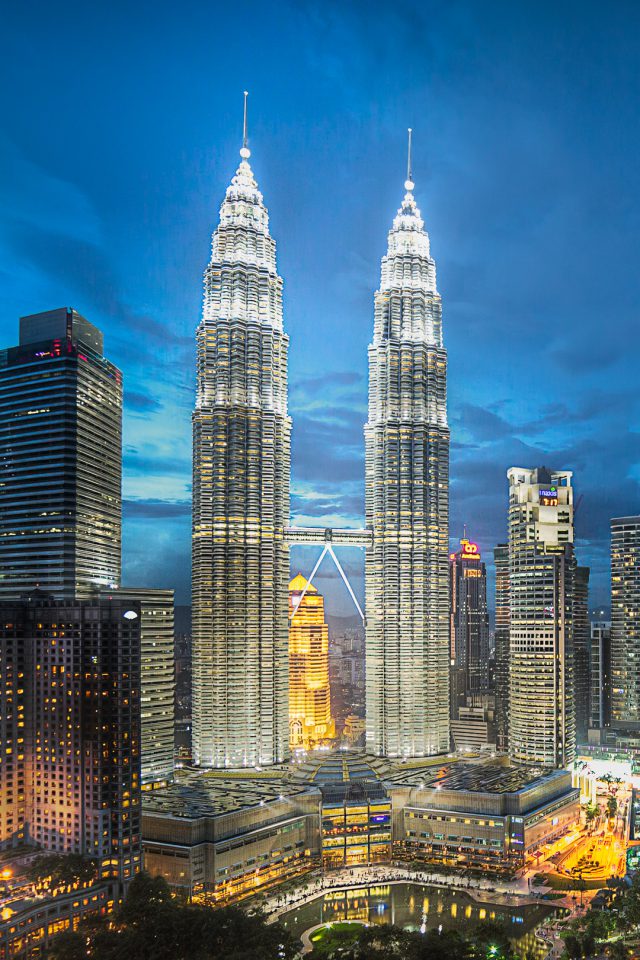 Petronas Twin Towers Android wallpaper