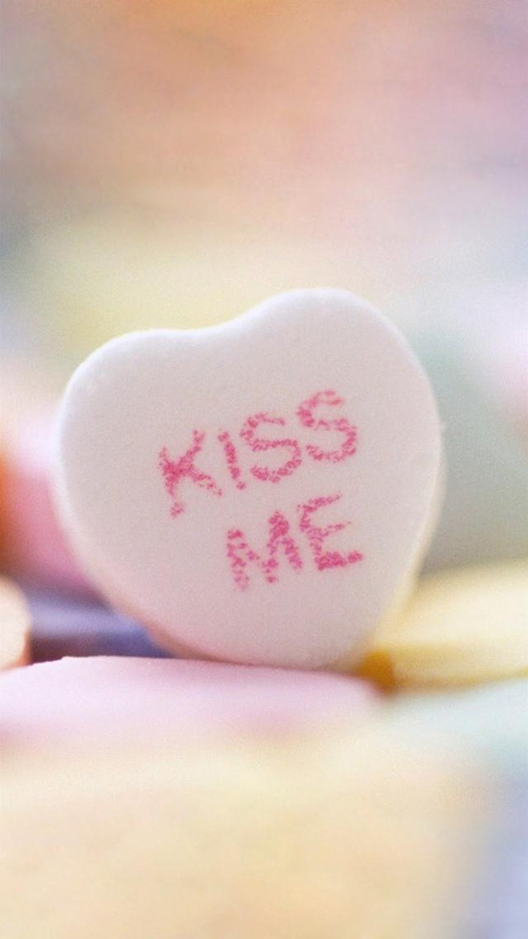 Kiss Me Android wallpaper