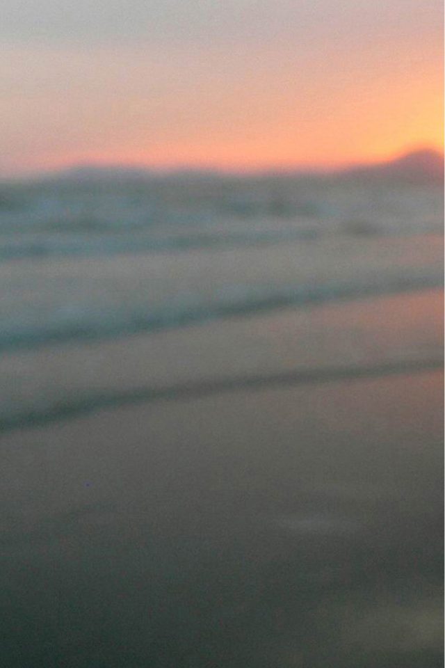 Blurry Beach Sunset Android wallpaper