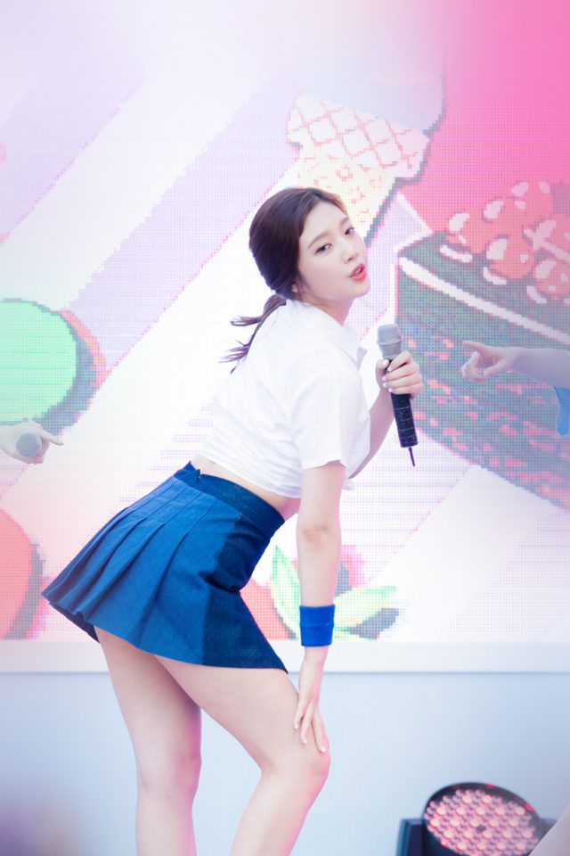 Kpop Girl Sing Cute Asian Android wallpaper