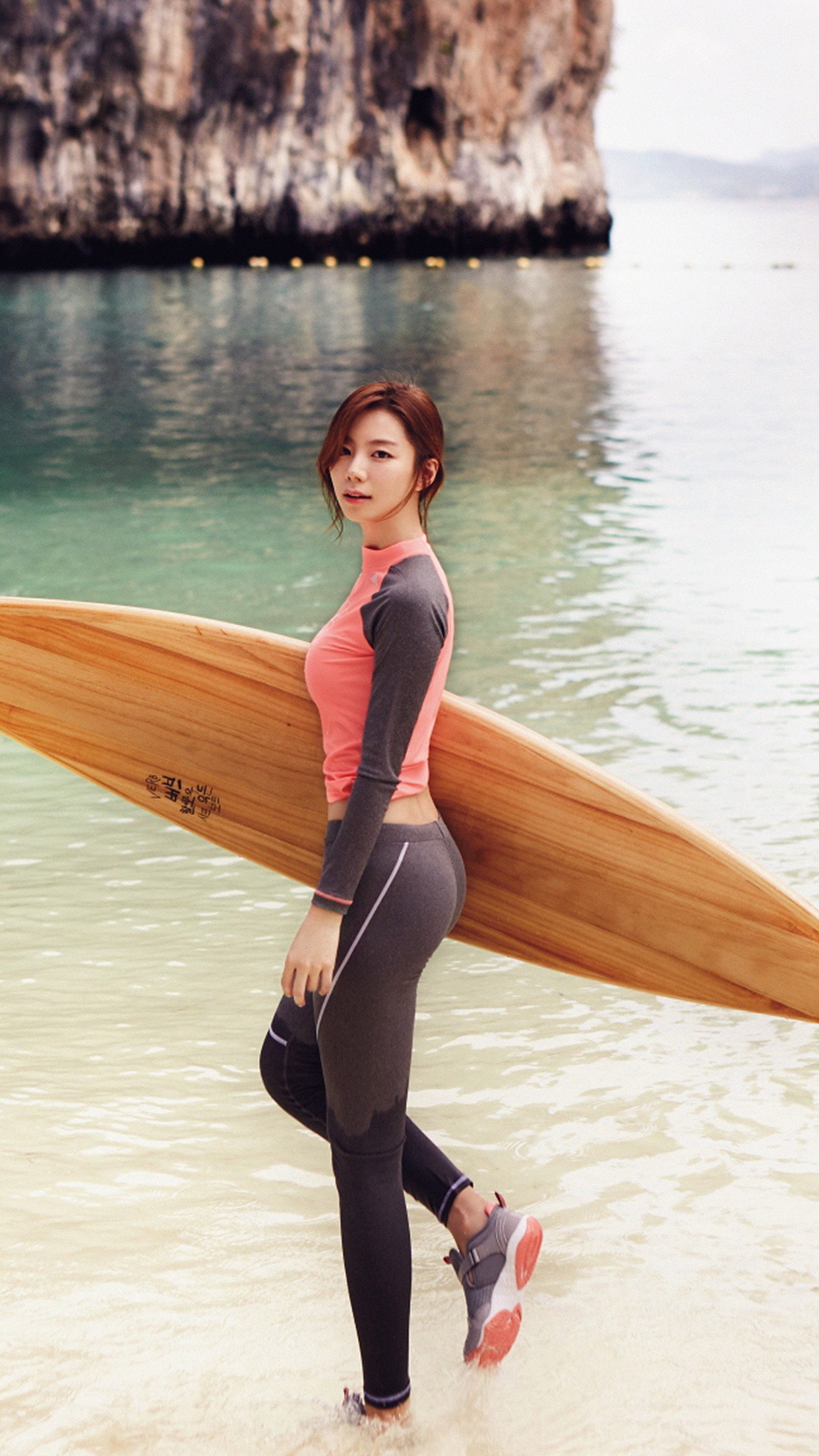 Sujin Beach Swim Vacation Kpop Film Android wallpaper