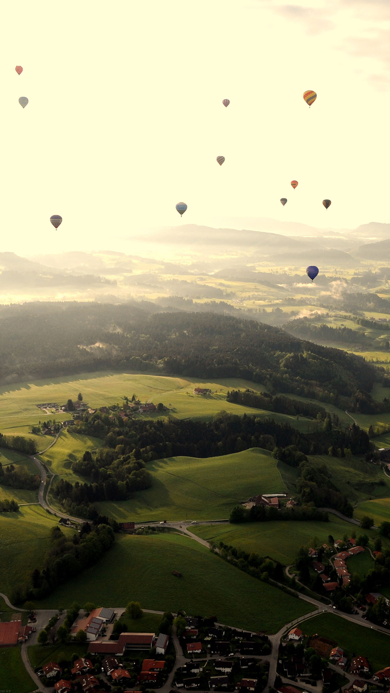 Balloon Party Green Mountain Nature Android wallpaper