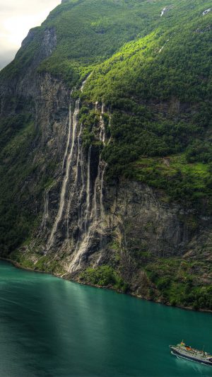 Greenwater Mountain Nature Android wallpaper