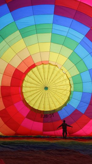Hot Air Balloon Rainbow Color Nature Android wallpaper