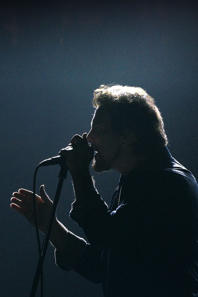 Pearl Jam Singing Music Face Android wallpaper