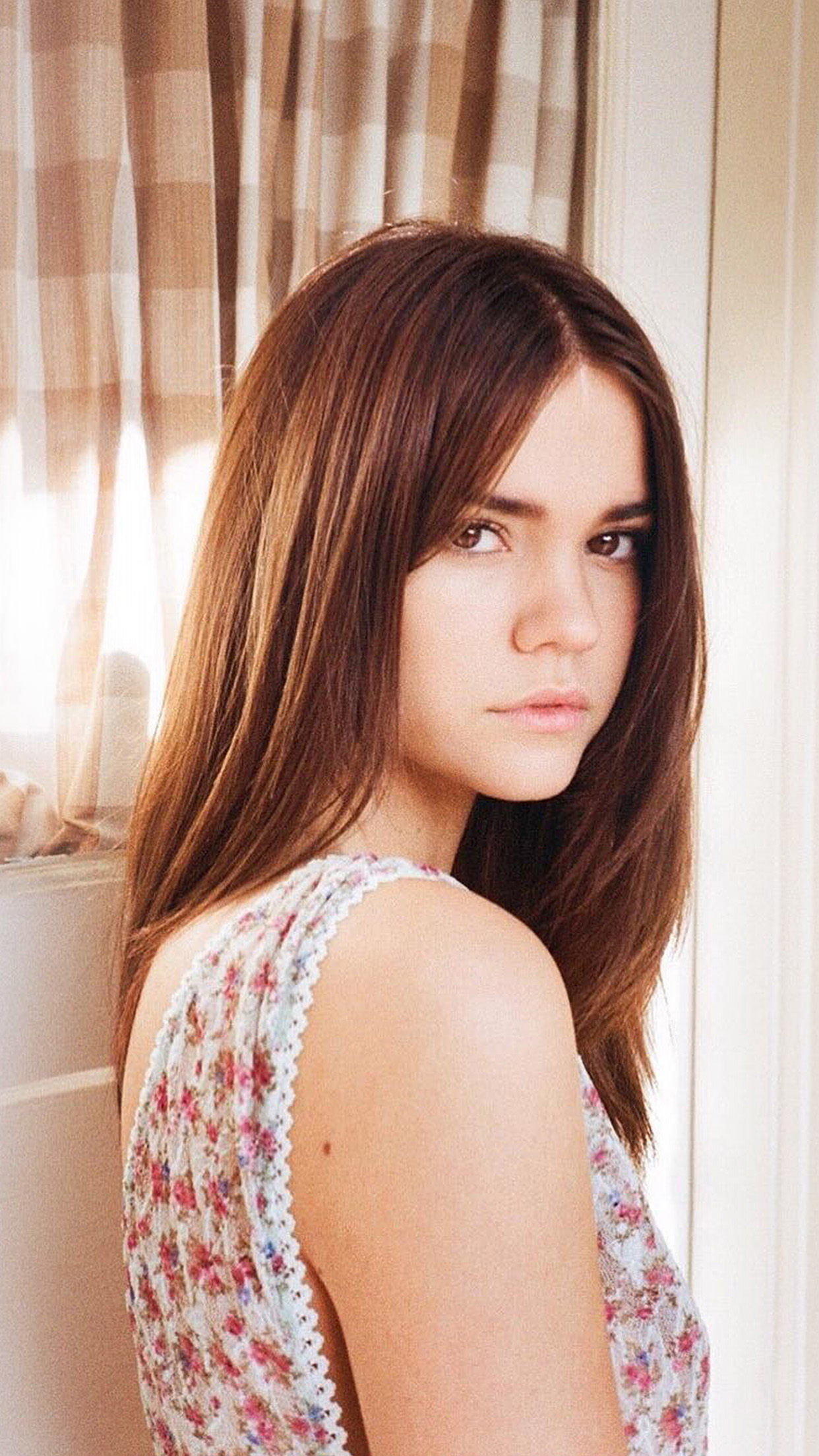 Maia Mitchell Model Home Cute Android wallpaper