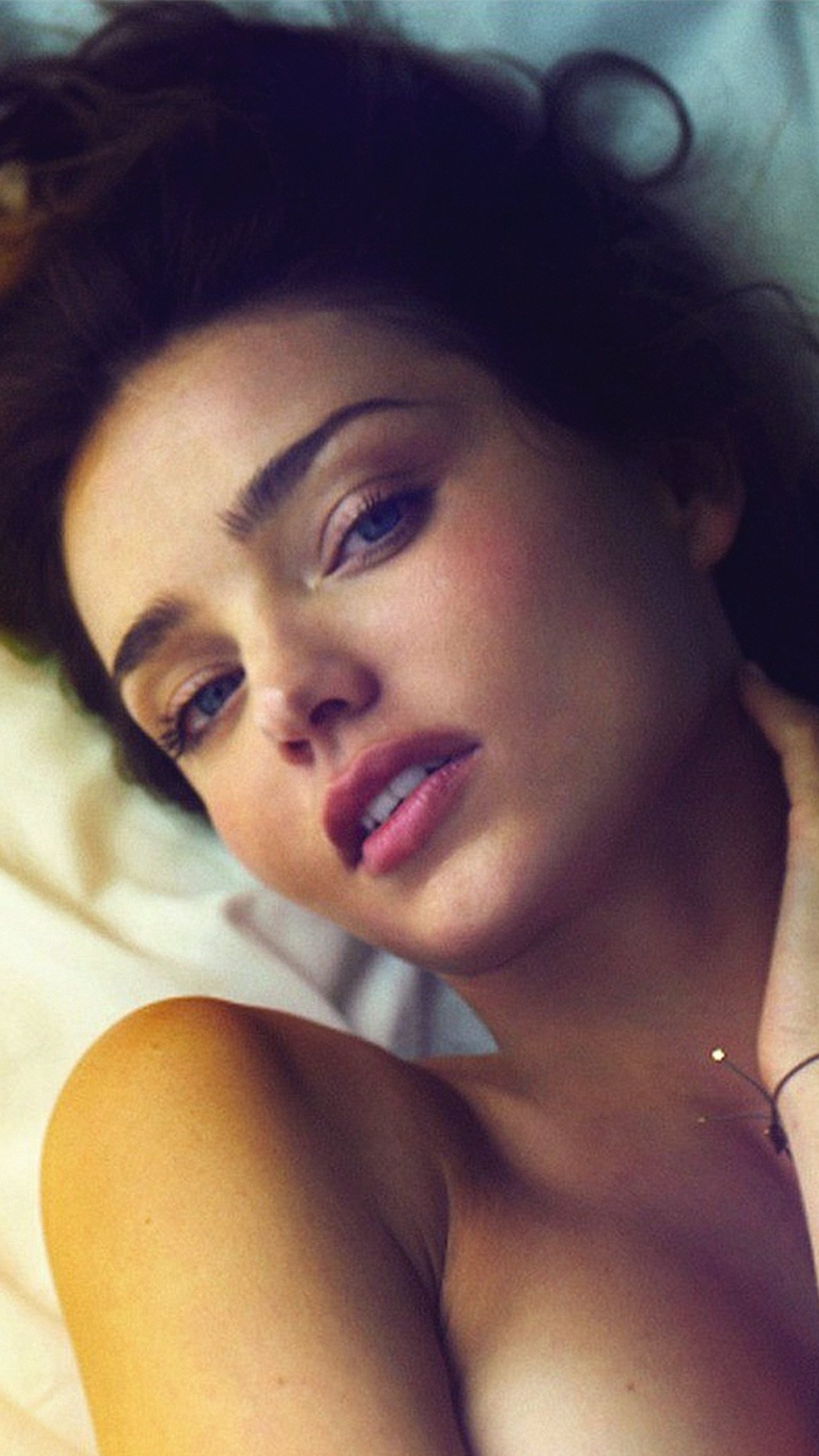 Miranda Kerr Bed Model Celebrity Woman Android wallpaper